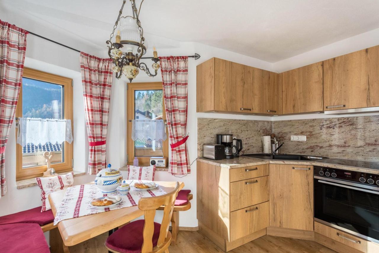 Ferienwohnung Granat Mittenwald Luaran gambar